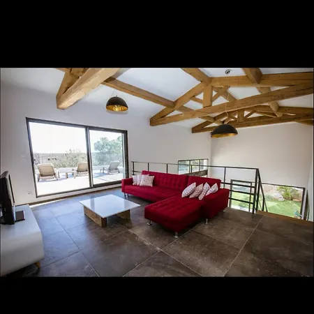 فيلة L'orangerie, 2 , Piscine, 4personnes *
