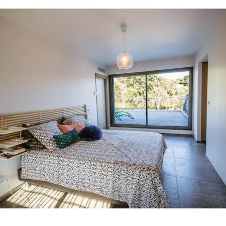 L'orangerie, 2 , Piscine, 4personnes فيلة