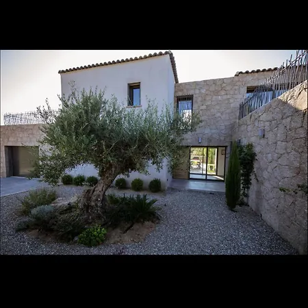 Villa L'orangerie, 2 , Piscine, 4personnes Lecci