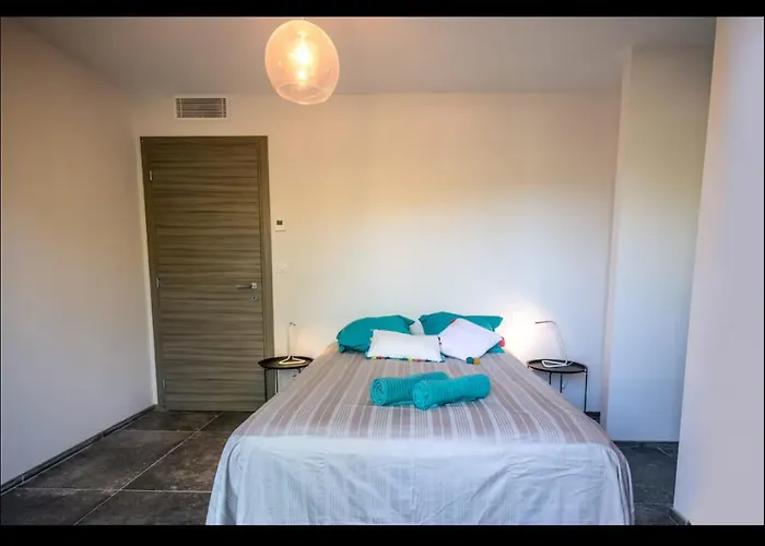 L'orangerie, 2 , Piscine, 4personnes Villa