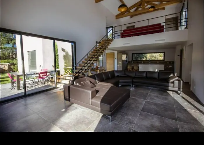 Villa L'orangerie, 2 , Piscine, 4personnes Lecci