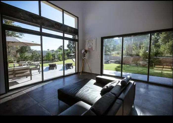 Villa L'orangerie, 2 , Piscine, 4personnes *